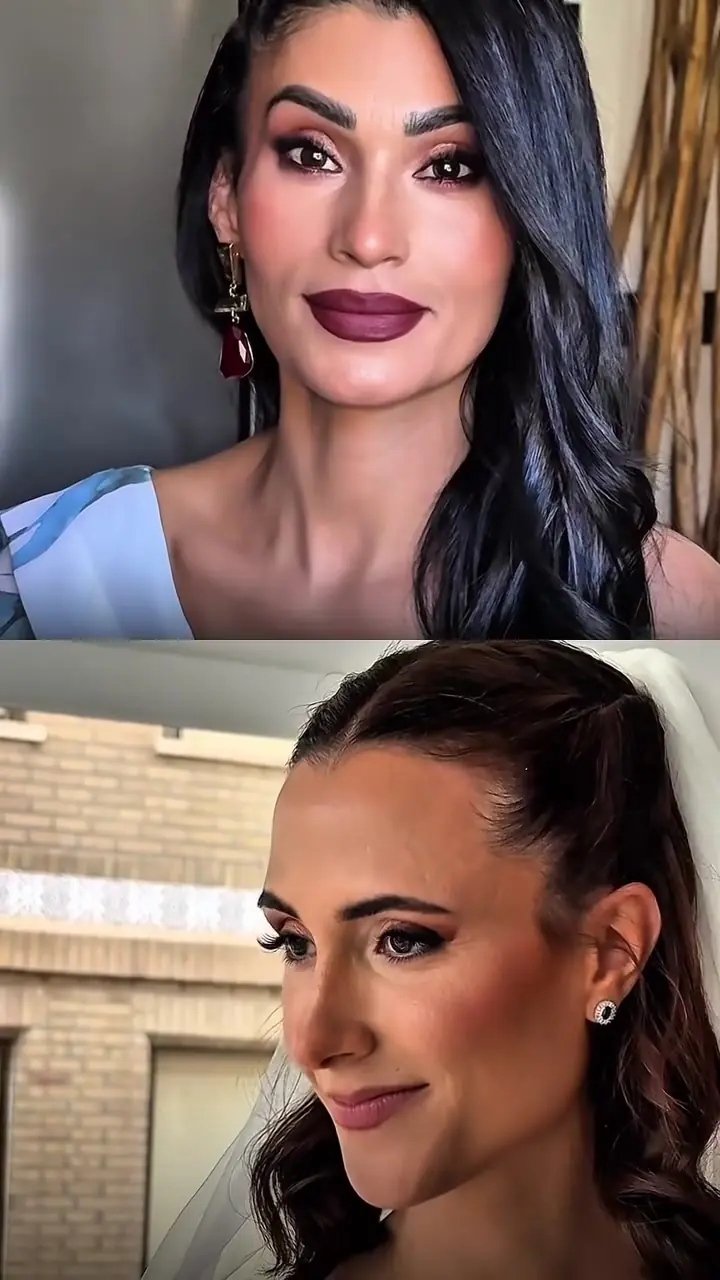 Invitada con labios burdeos y vestido azul